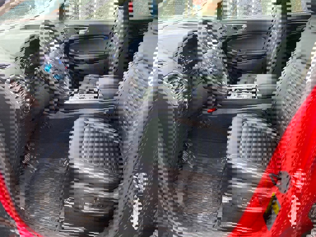 Used 2024 Ford Edge SEL w/ Convenience Package image 9