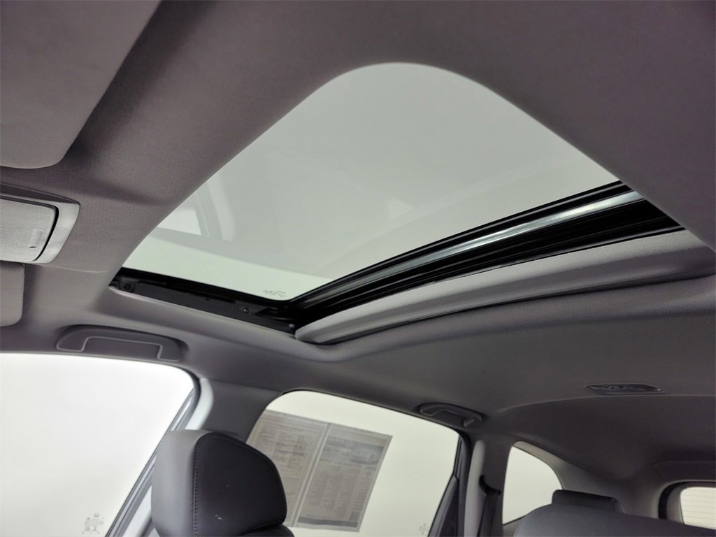 Used 2019 Honda CR-V Touring image 4