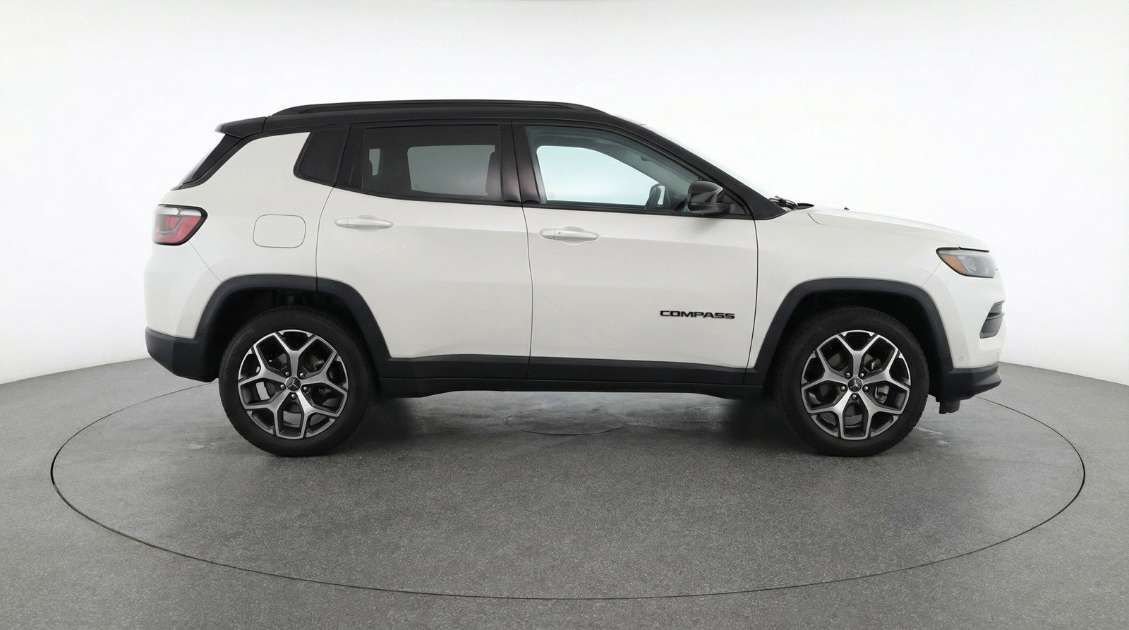 Used 2025 Jeep Compass Limited image 11