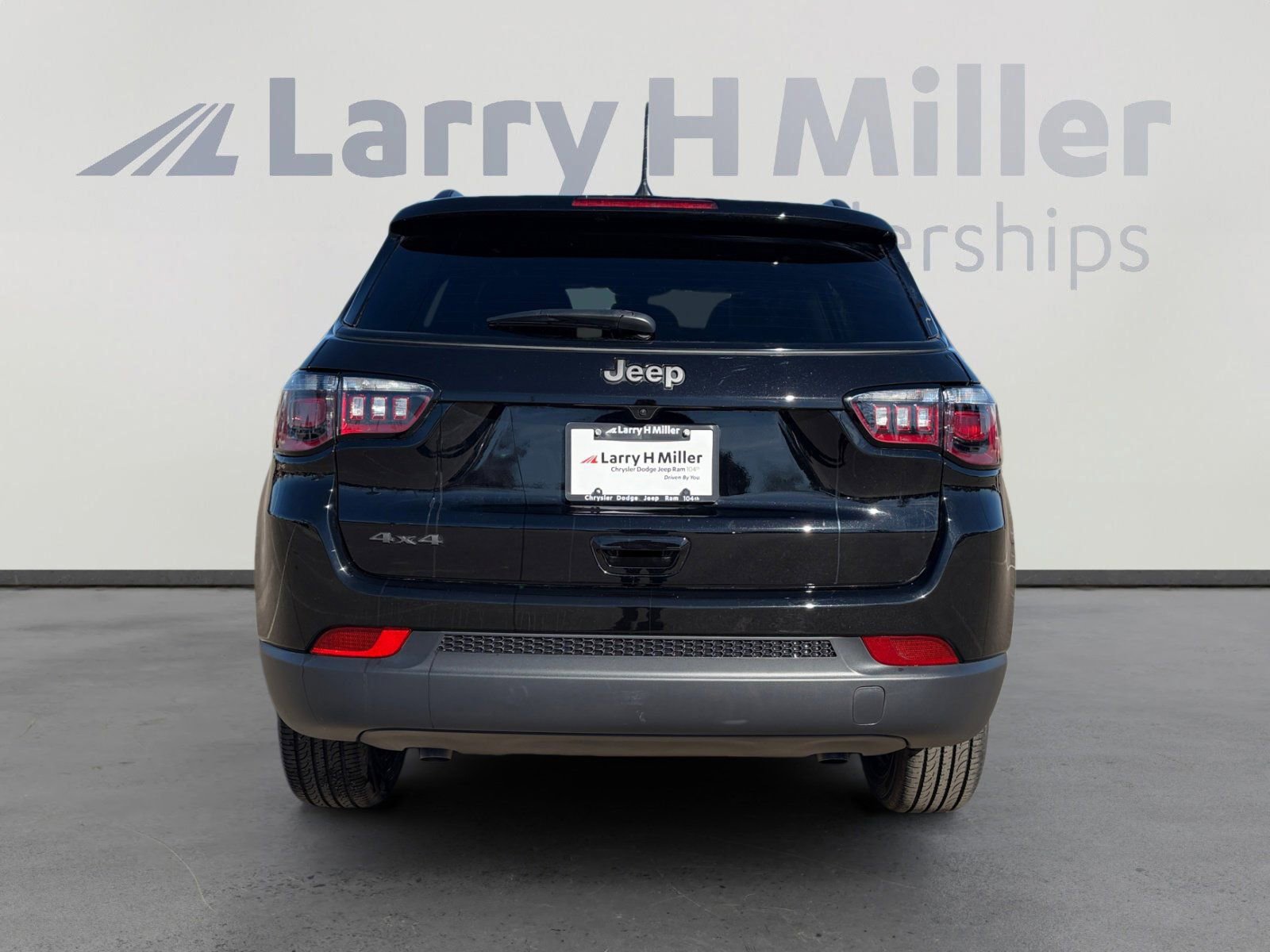 New 2026 Jeep Compass Latitude AWD/4WD image 5