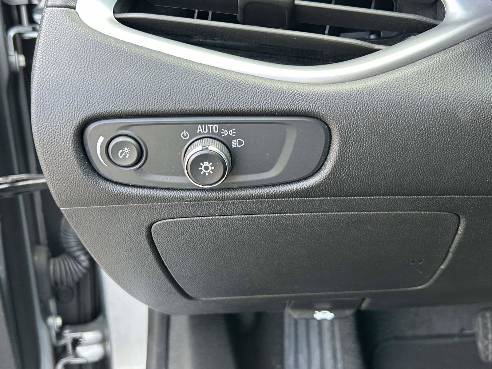 Used 2024 Chevrolet Malibu LT image 19