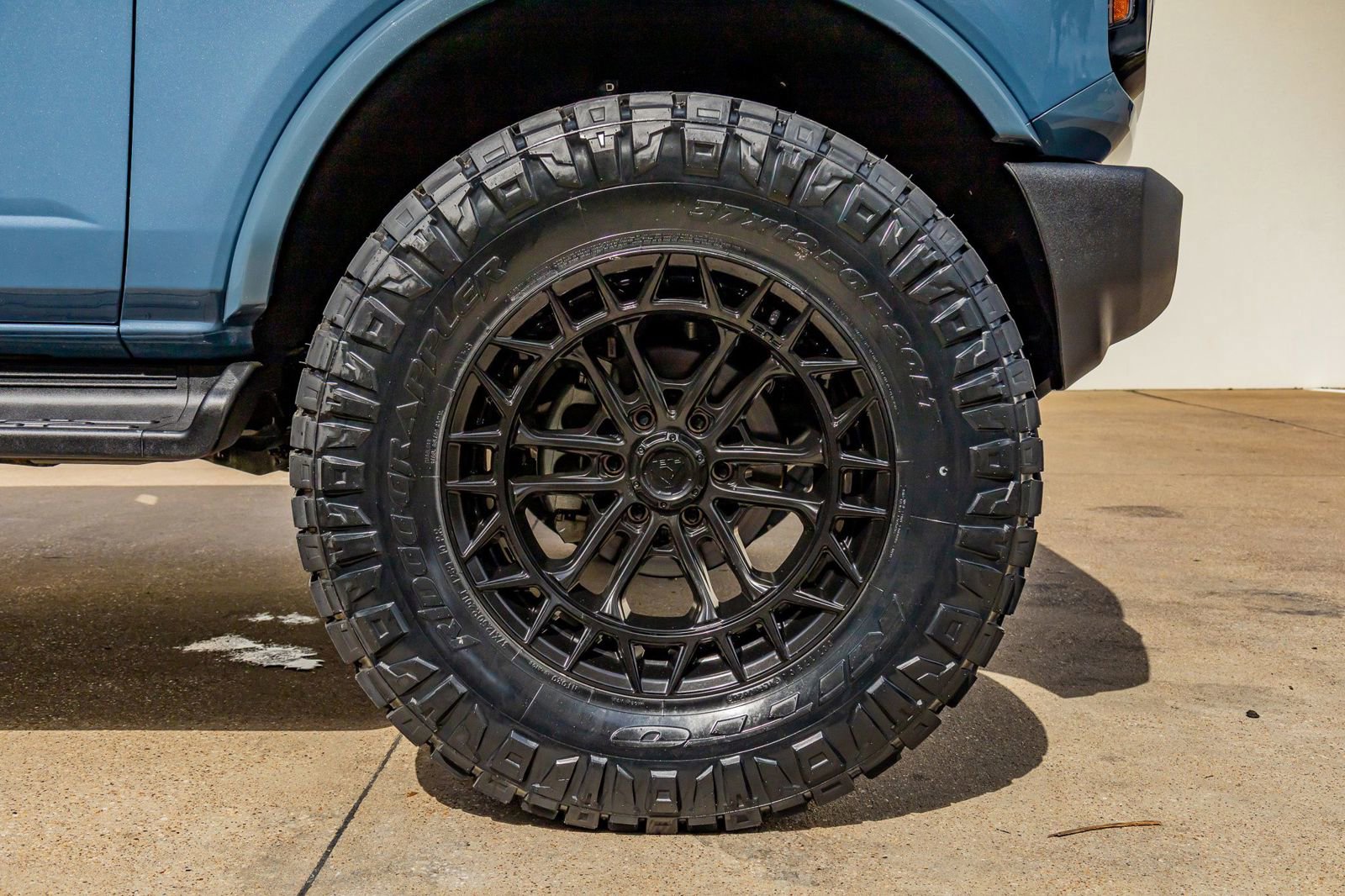 Used 2025 Ford Bronco Outer Banks image 12