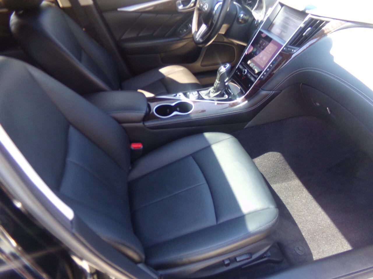 Used 2018 INFINITI Q50 Luxe w/ Essential Package (3.0T Luxe) image 34