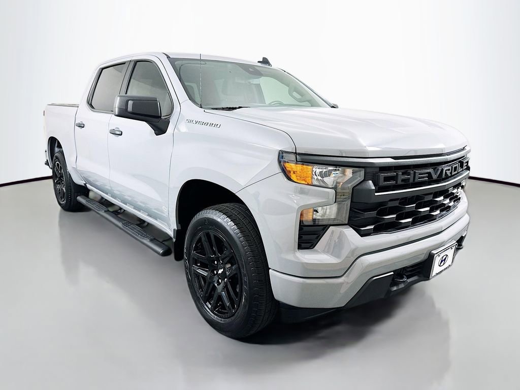 Used 2024 Chevrolet Silverado 1500 Custom RWD image 3