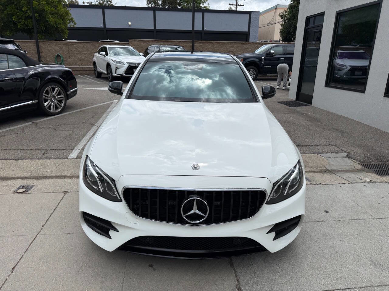 Used 2018 Mercedes-Benz E 300 image 4
