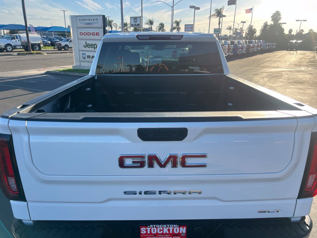 Used 2025 GMC Sierra 1500 SLT AWD/4WD image 13