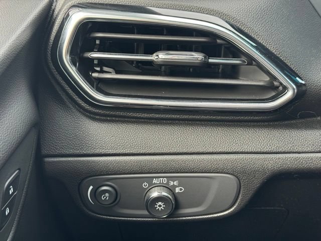 Used 2023 Chevrolet Bolt LT FWD image 32
