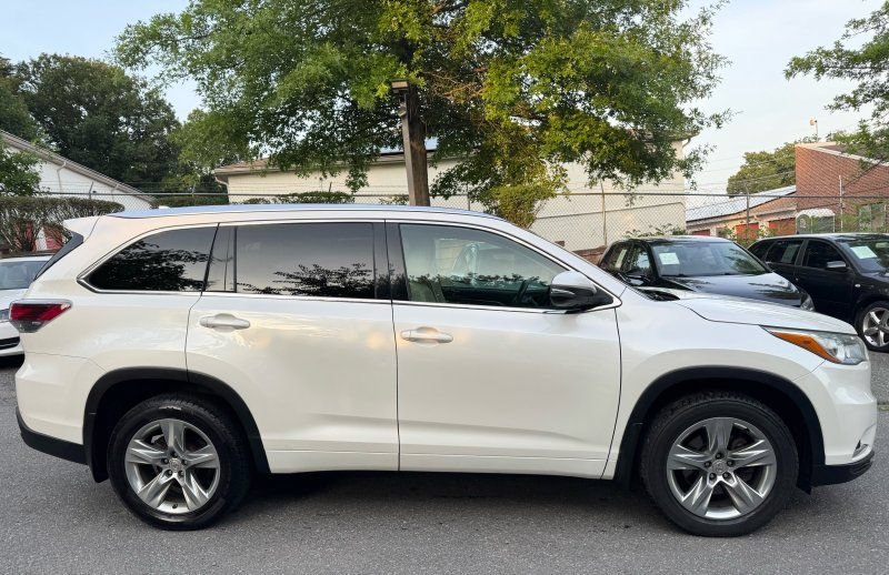 Used 2014 Toyota Highlander Limited AWD/4WD image 8