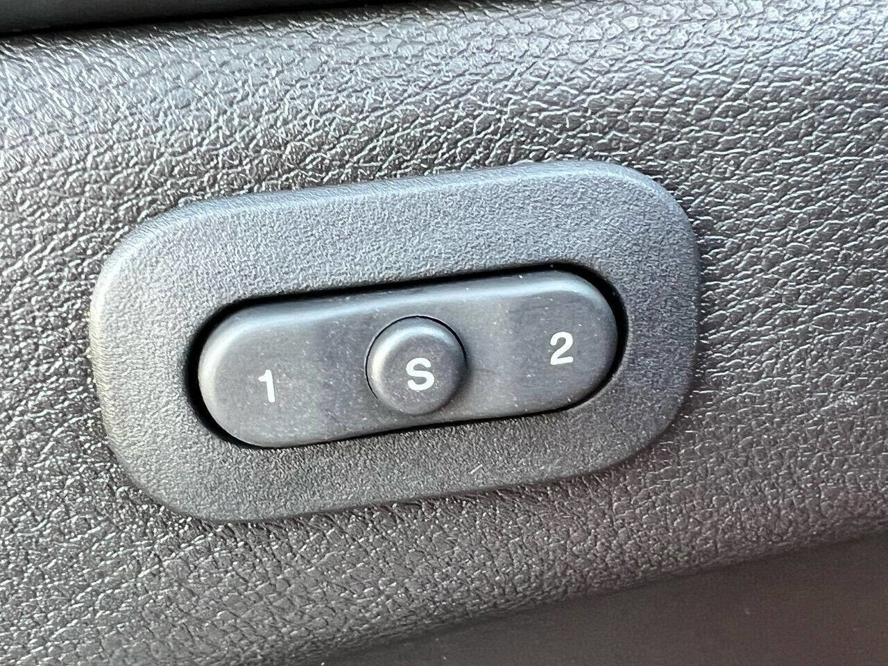 Used 2019 Dodge Durango R/T w/ Technology Group image 36