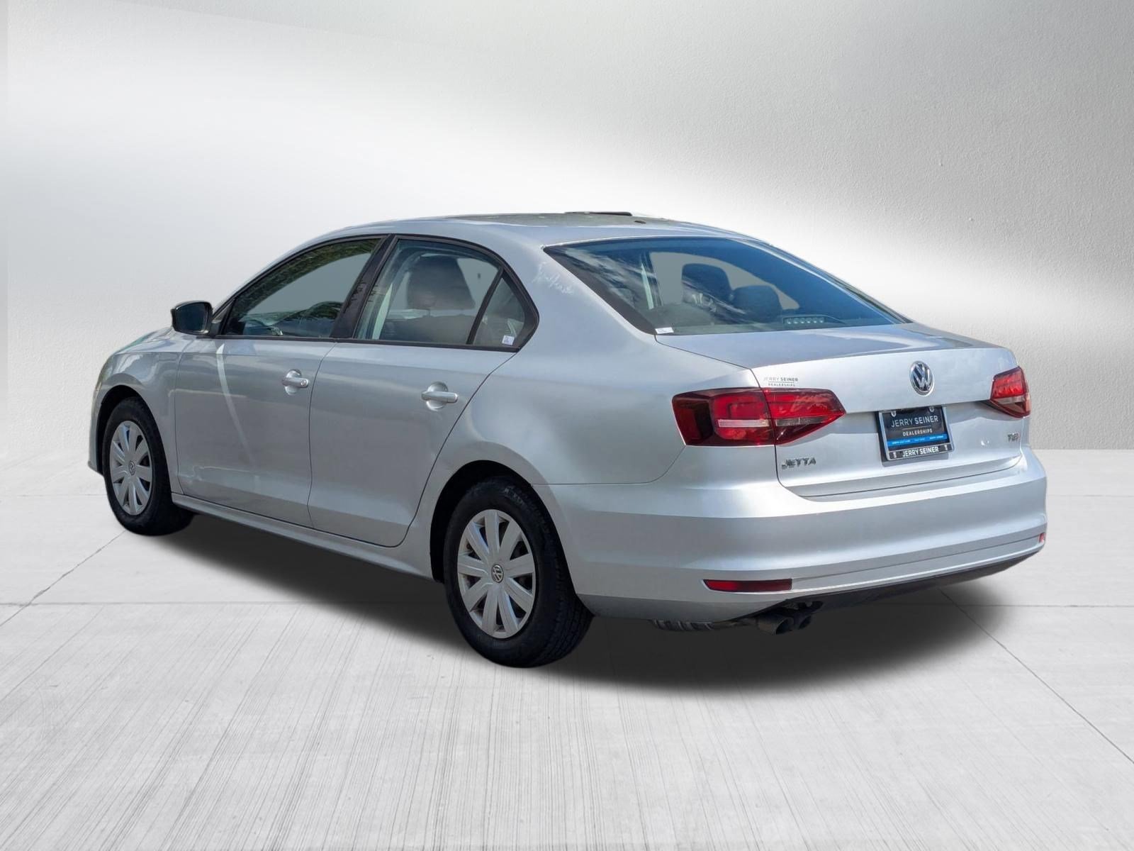 Used 2016 Volkswagen Jetta S image 3