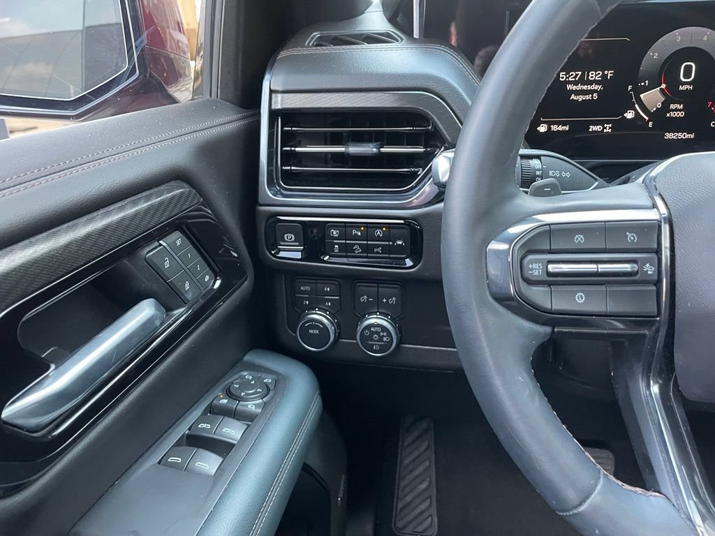 Used 2025 GMC Yukon AT4 w/ AT4 Premium Package AWD/4WD image 14