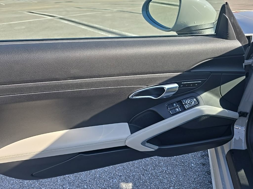 Used 2022 Porsche 718 Boxster S w/ Premium Package image 28