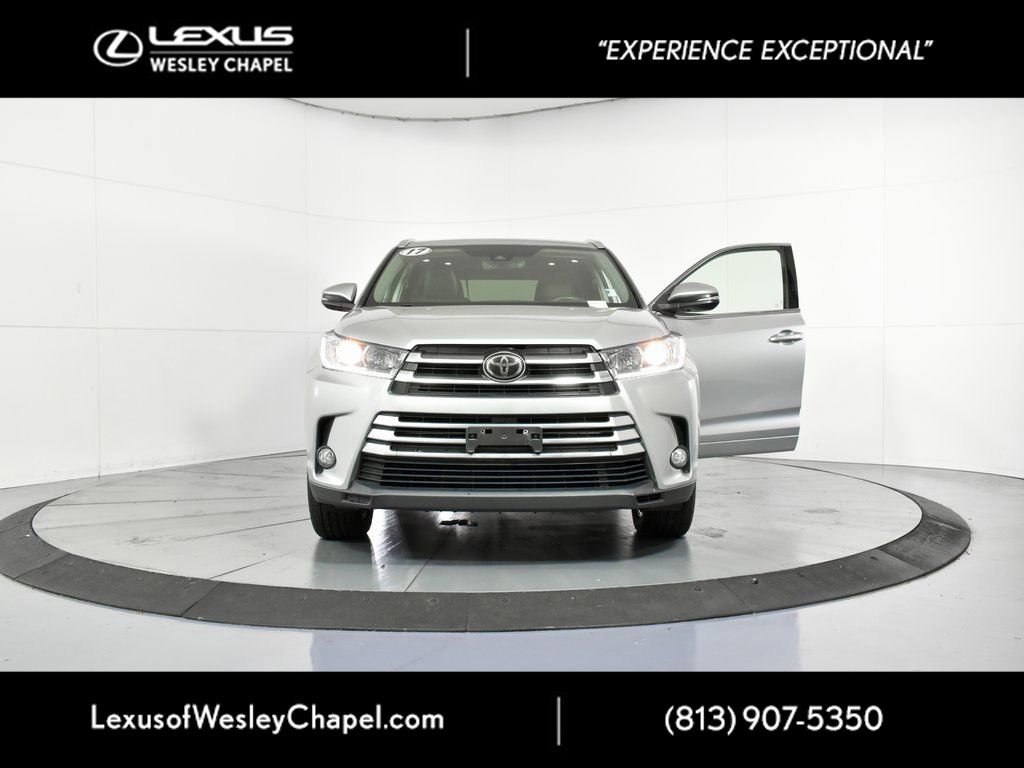 Used 2017 Toyota Highlander Limited image 40