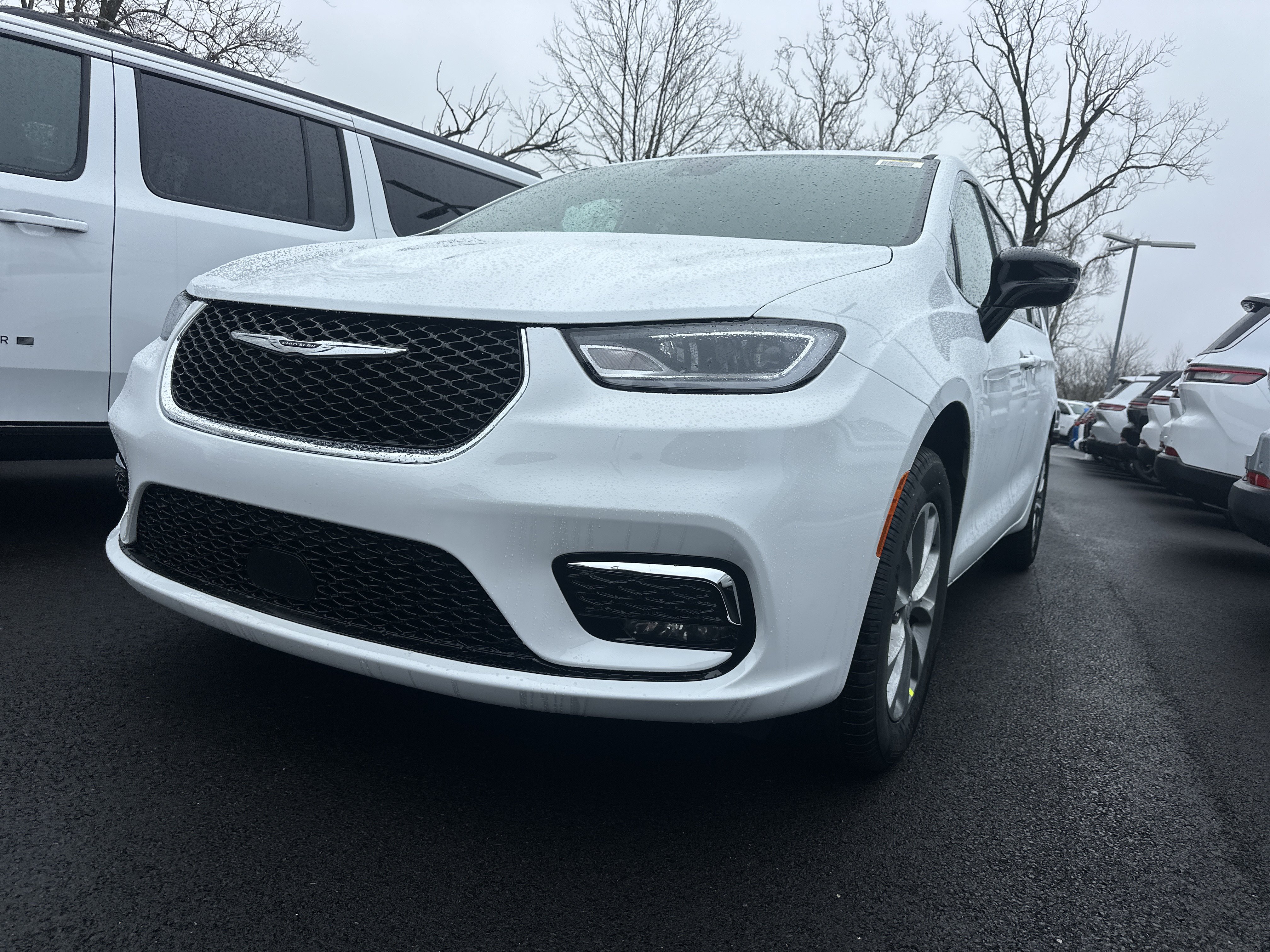 New 2026 Chrysler Pacifica Select AWD/4WD image 20