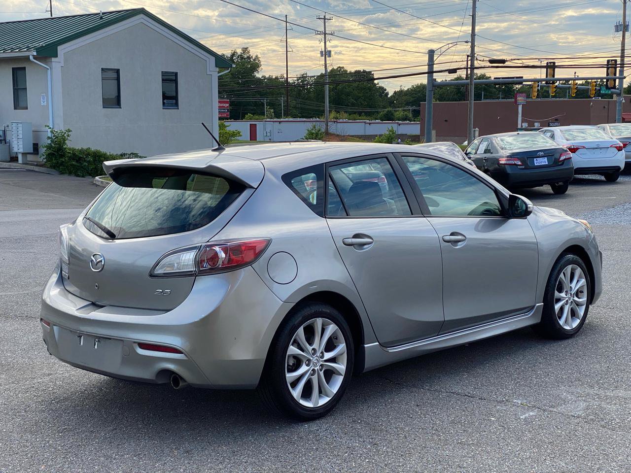 Used 2010 MAZDA MAZDA3 s Sport FWD image 3