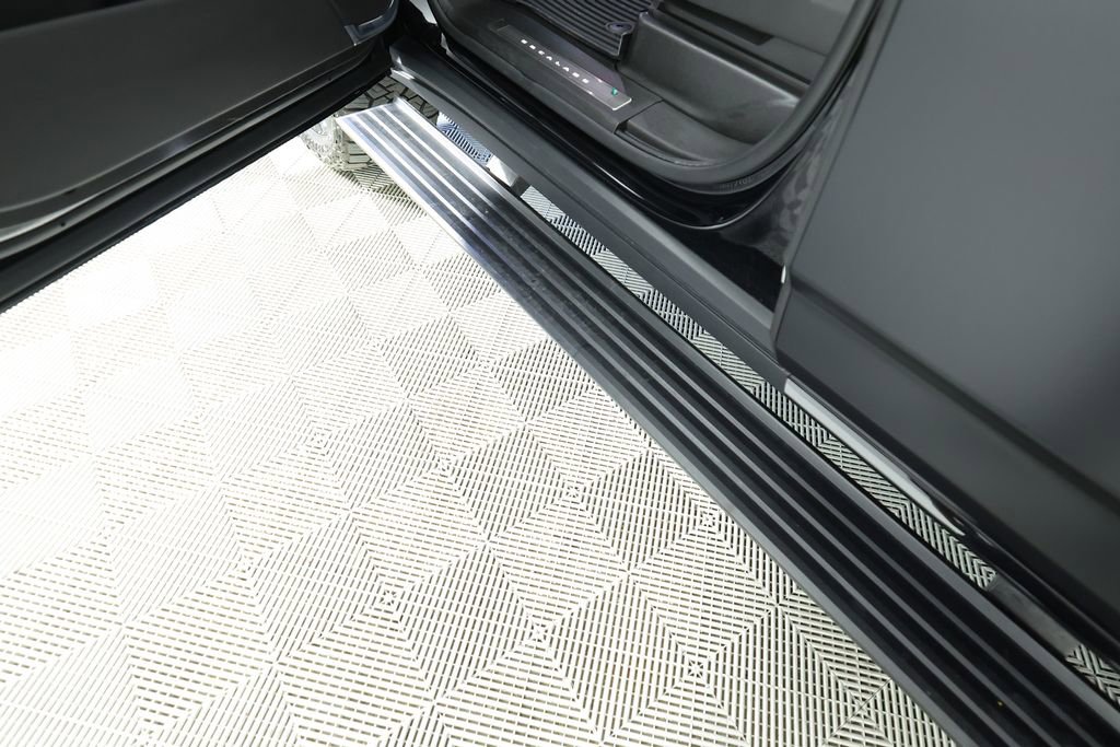 Used 2026 Cadillac Escalade V w/ LPO, ONYX Package image 19