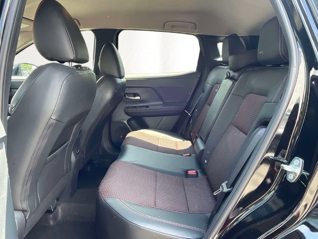 Used 2025 Nissan Kicks SR FWD image 9