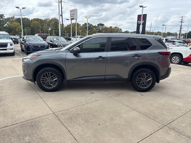 Used 2023 Nissan Rogue S FWD image 4