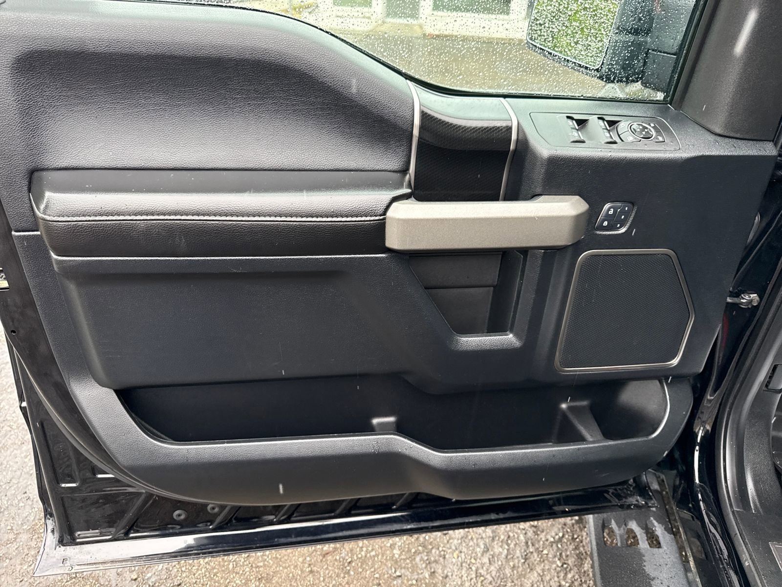 Used 2017 Ford F150 Raptor w/ Equipment Group 802A Luxury AWD/4WD image 10