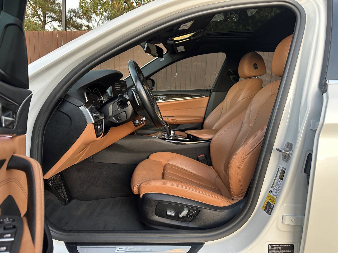 Used 2018 BMW 530e 530e iPerformance 4dr Sedan RWD image 4