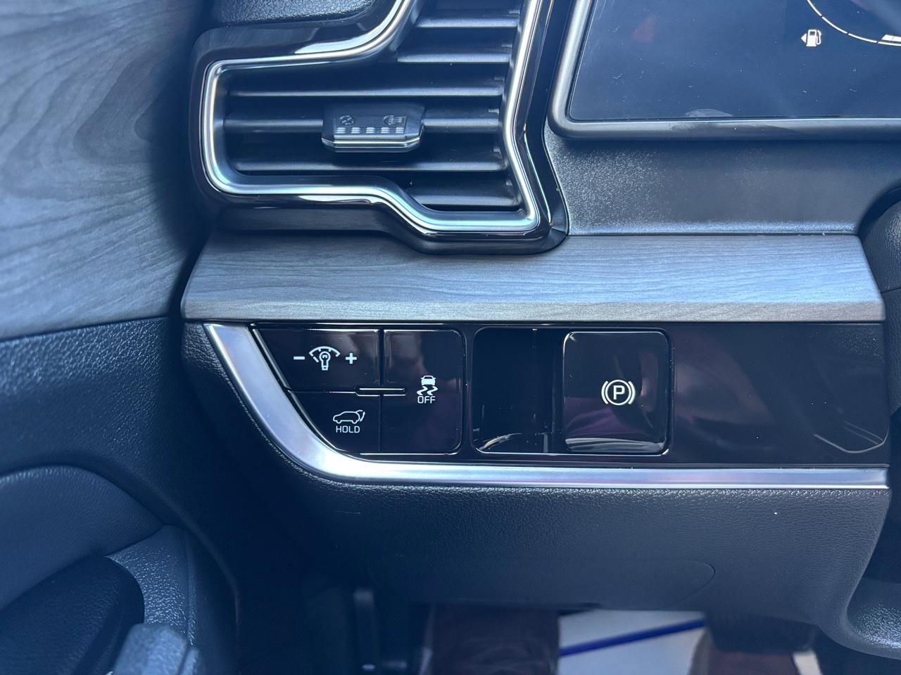 Used 2024 Kia Sportage X-Line w/ X-Line Premium Package image 16