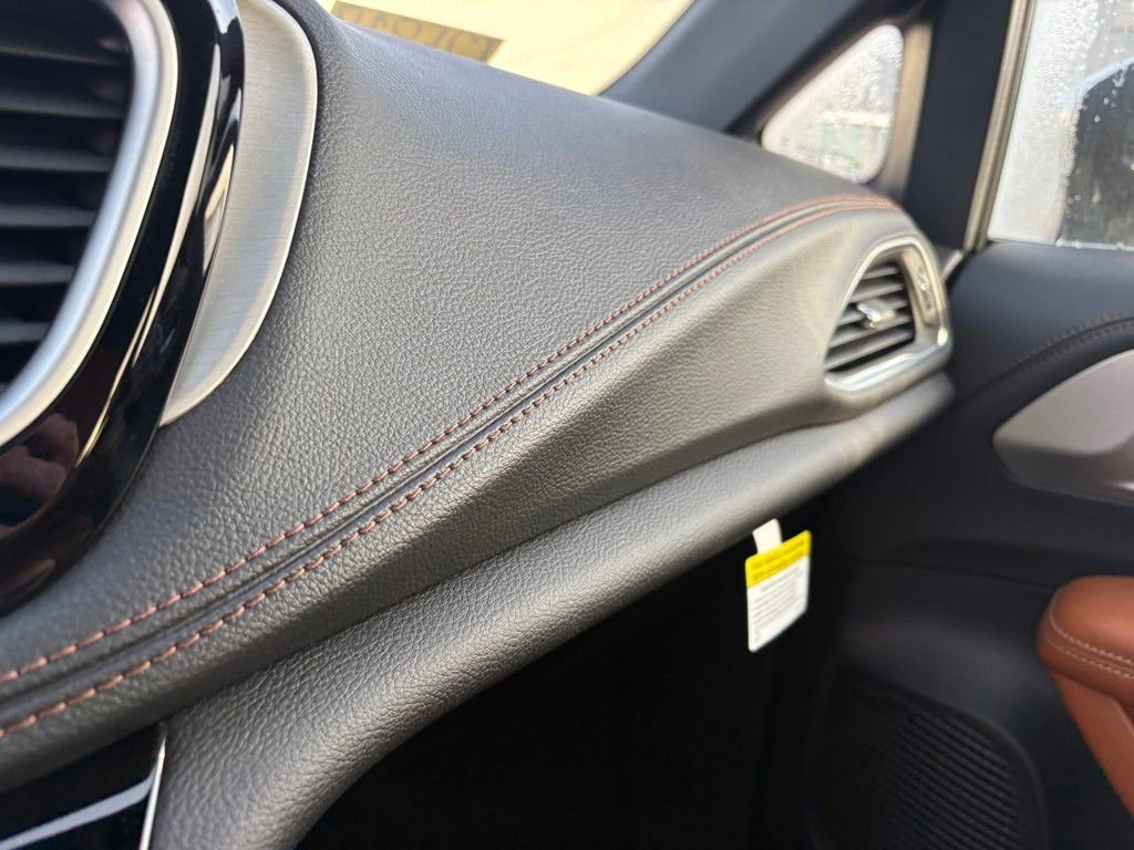 New 2026 Chrysler Pacifica Pinnacle w/ Trailer Tow Group image 21