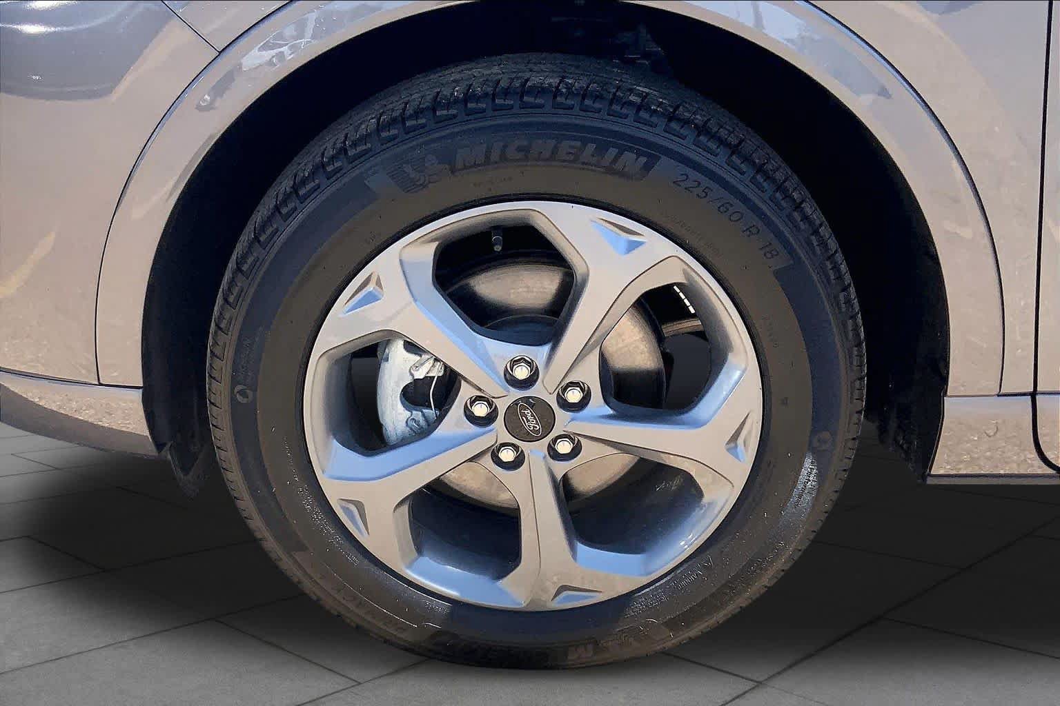 Certified 2024 Ford Escape ST-Line AWD/4WD image 11