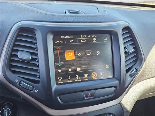 Used 2016 Jeep Cherokee Latitude w/ Comfort & Sound Group image 11