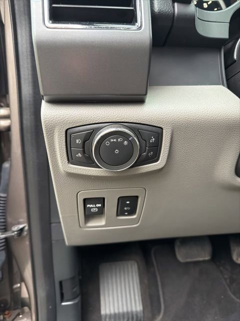 Used 2019 Ford F150 XLT w/ Equipment Group 302A Luxury AWD/4WD image 20