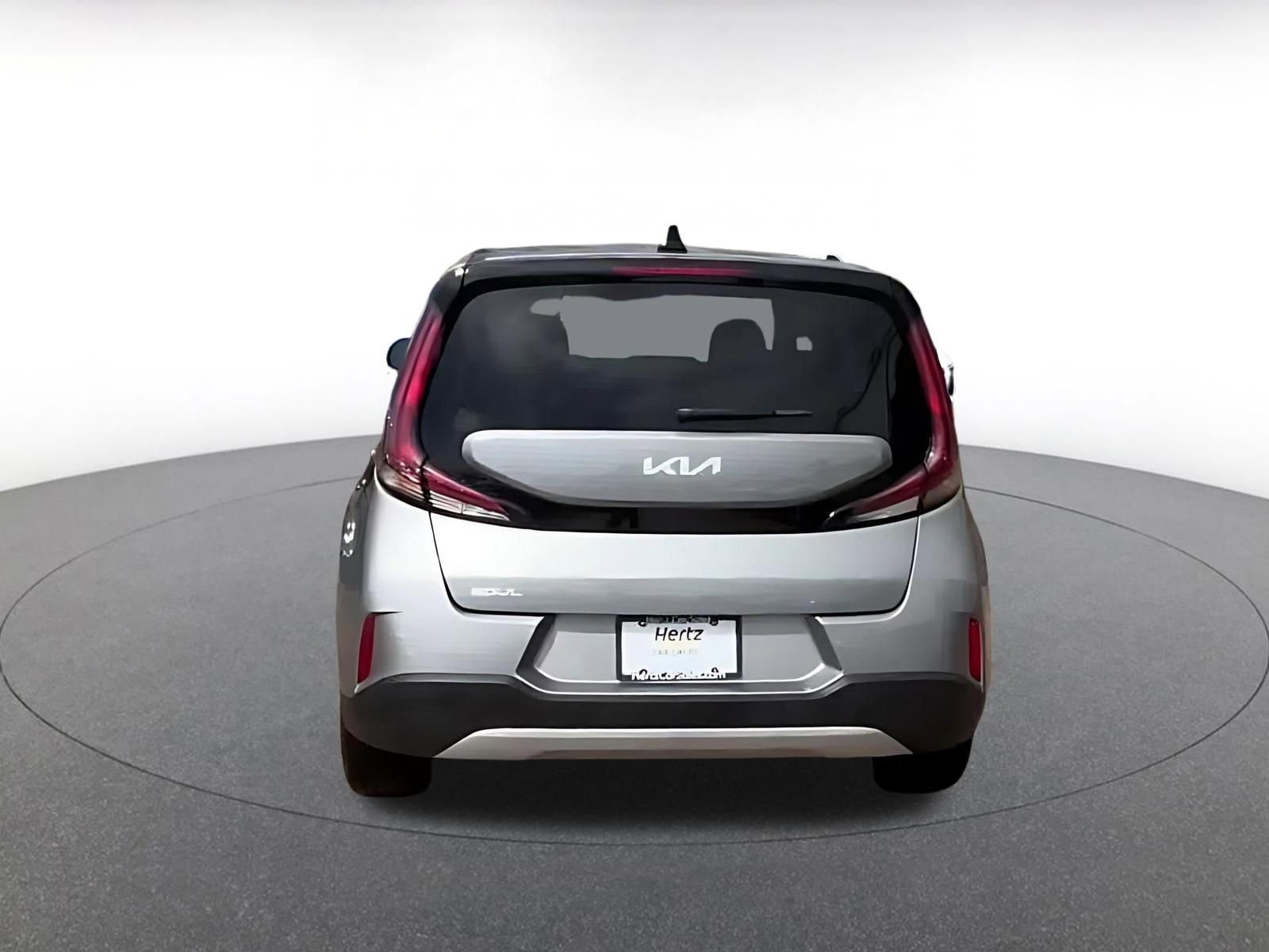 Used 2025 Kia Soul LX w/ LX Technology Package FWD image 12