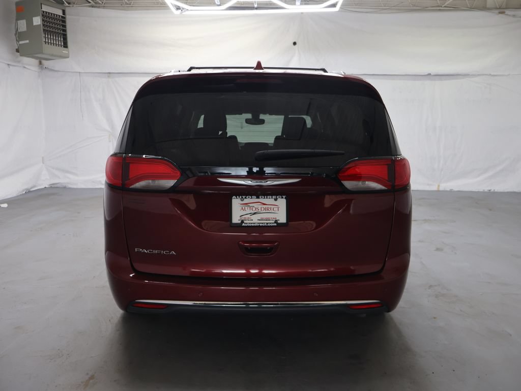 Used 2020 Chrysler Pacifica Touring-L Plus FWD image 6