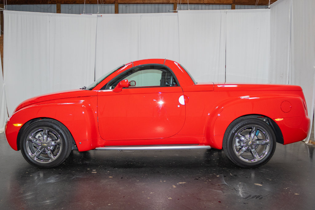Used 2006 Chevrolet SSR w/ Preferred Equipment Group RWD image 5