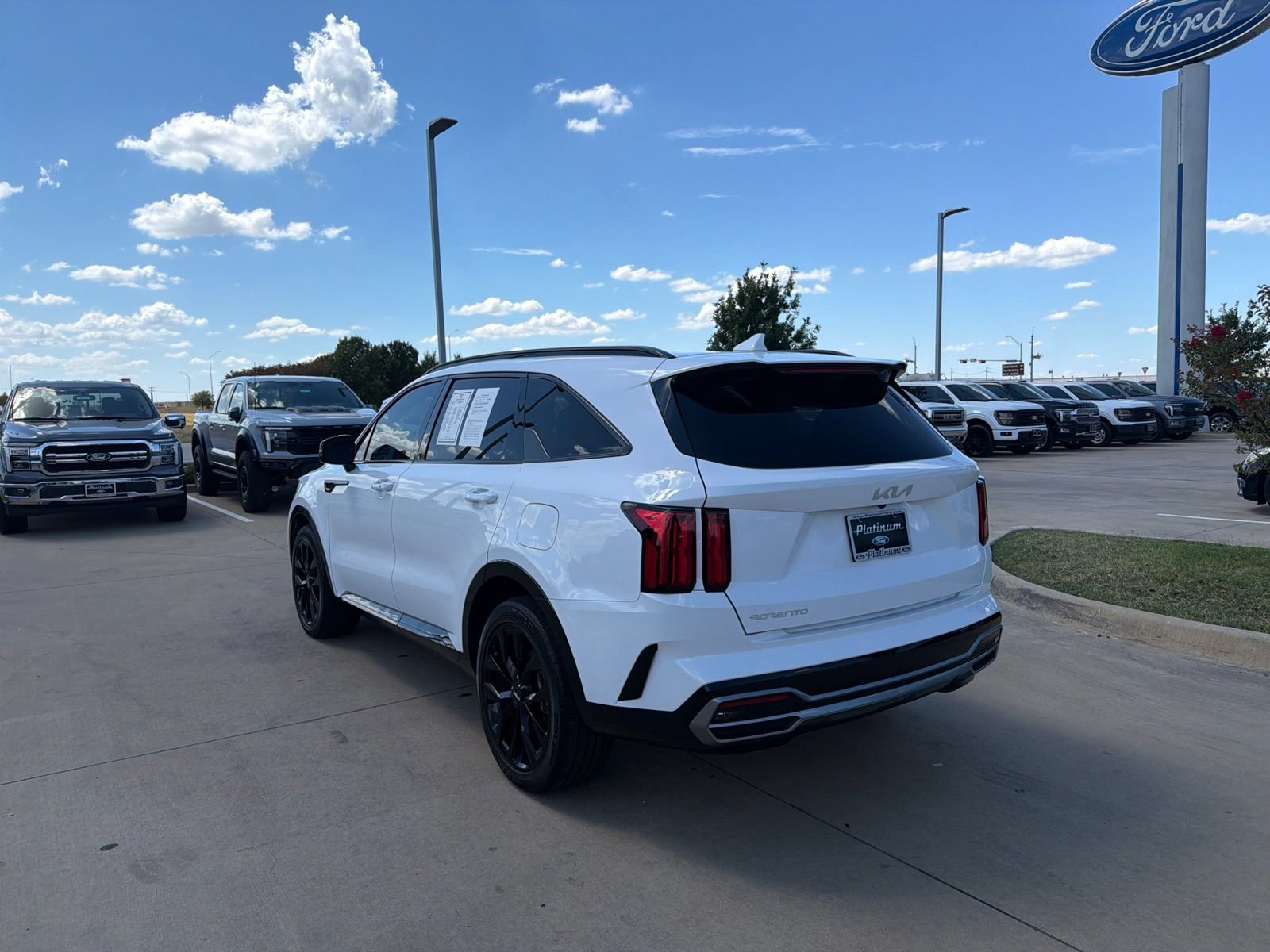 Used 2023 Kia Sorento SX FWD image 3