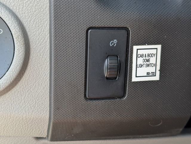 Used 2015 Ford E-350 and Econoline 350 Super Duty image 26