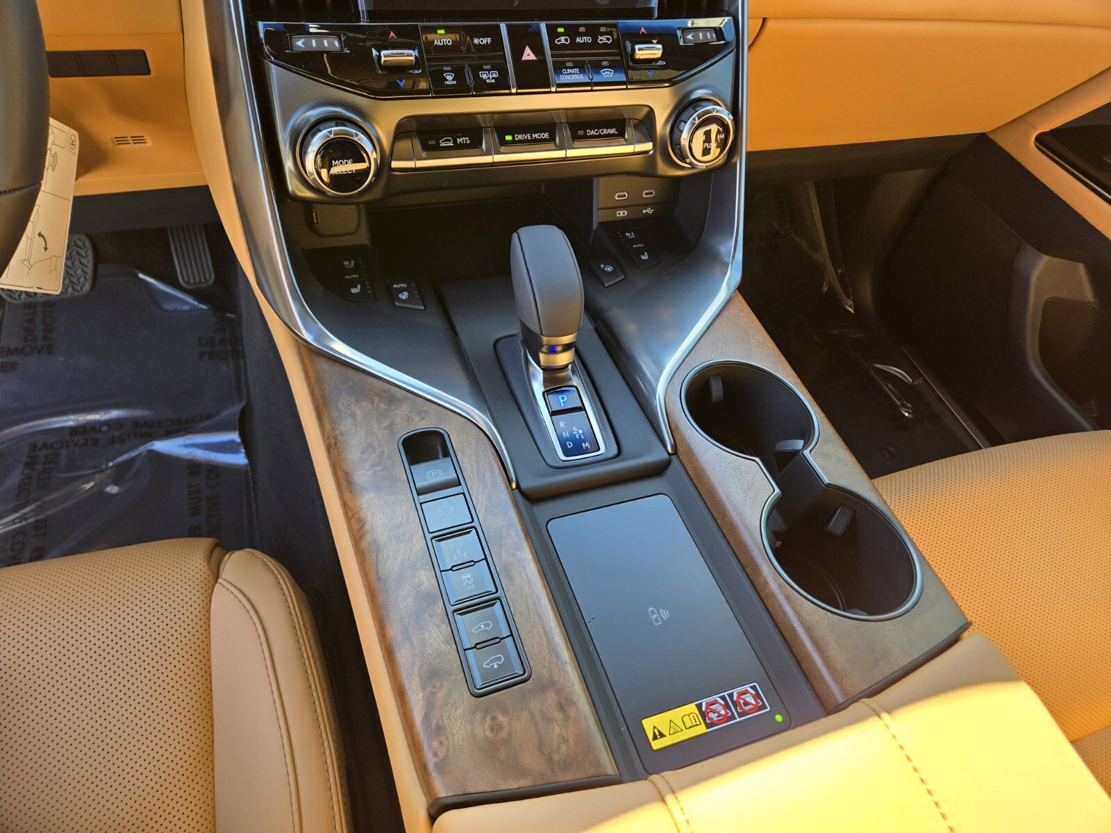 New 2026 Lexus LX 700h Luxury image 12