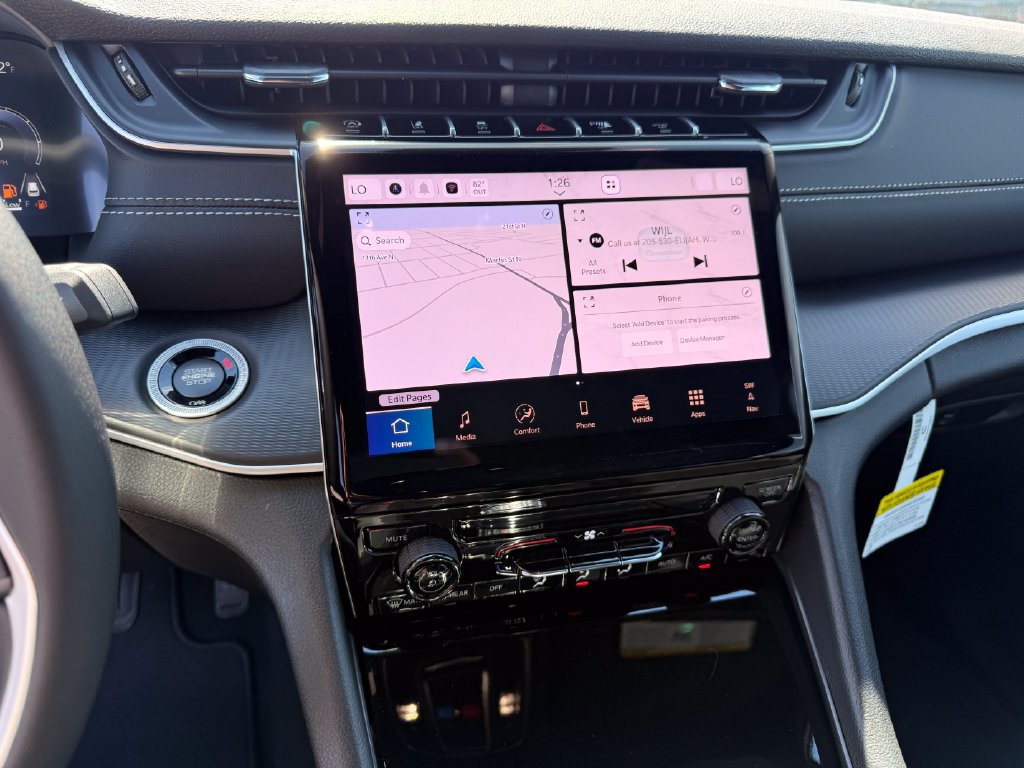 New 2027 Jeep Grand Cherokee Laredo RWD image 10