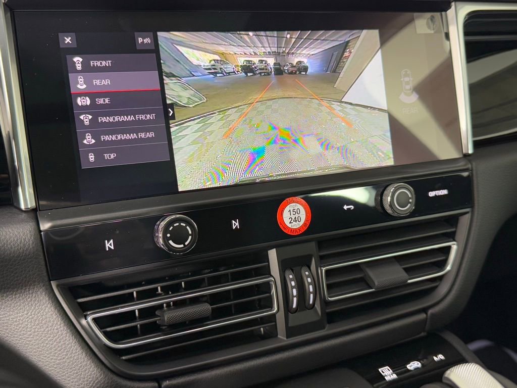New 2026 Porsche Macan image 32