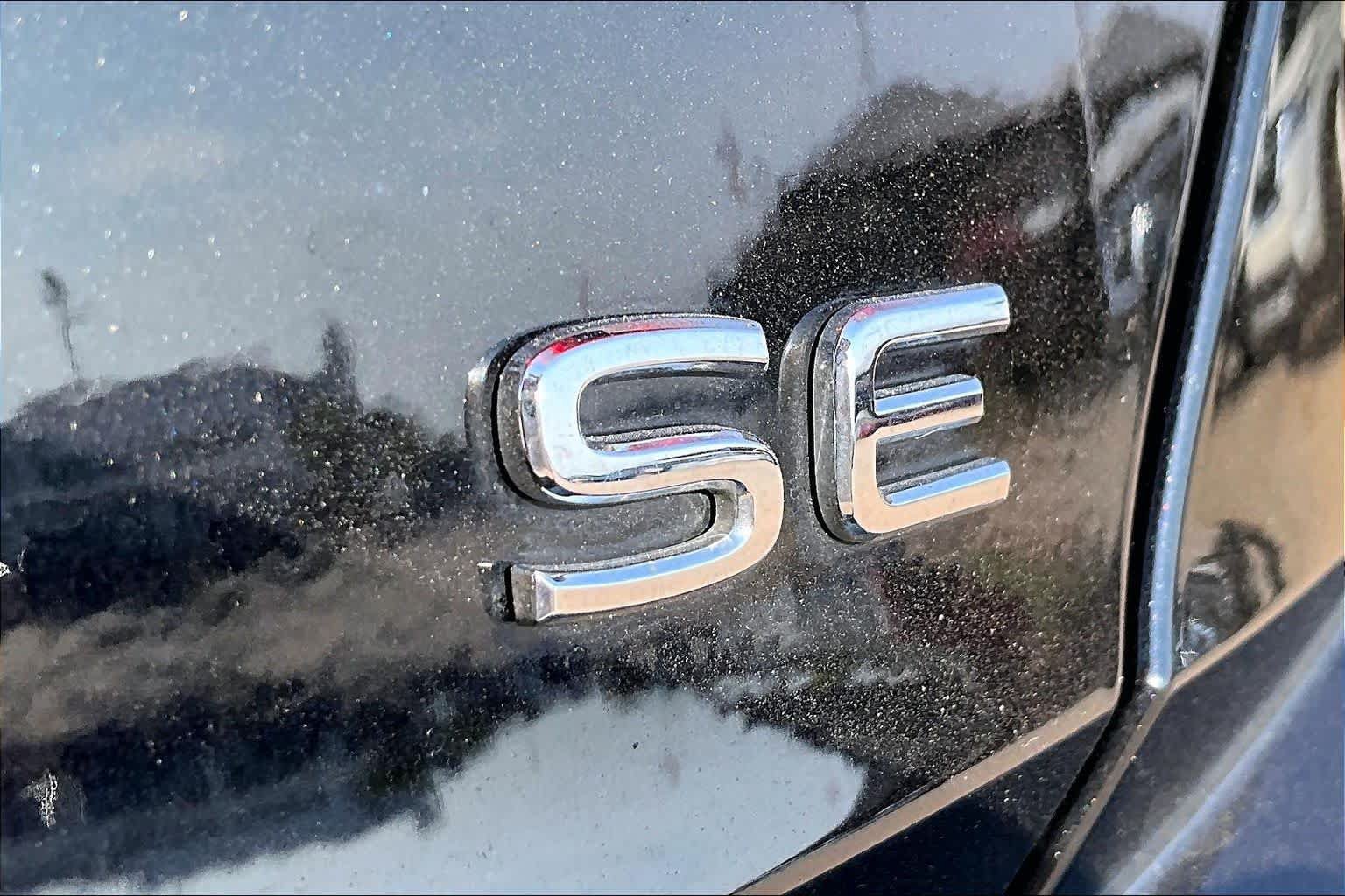 Used 2025 Volkswagen Jetta SE FWD image 9