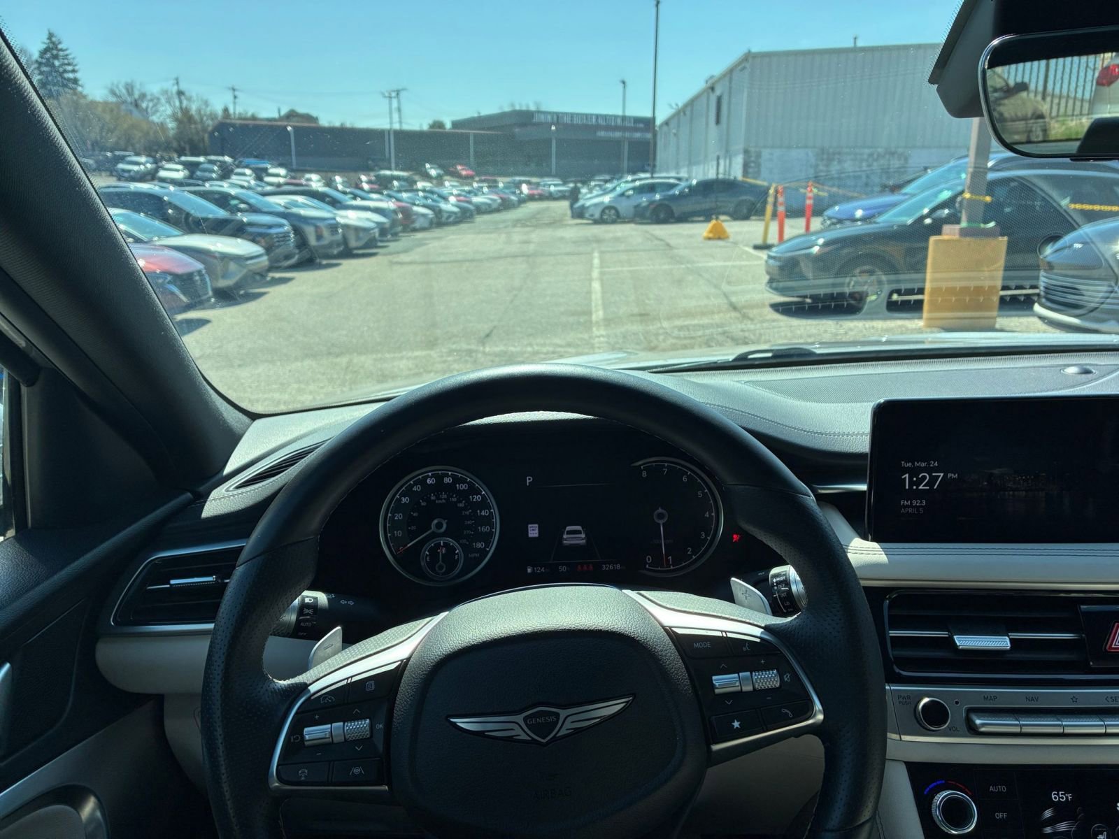 Used 2025 Genesis G70 2.5T image 28