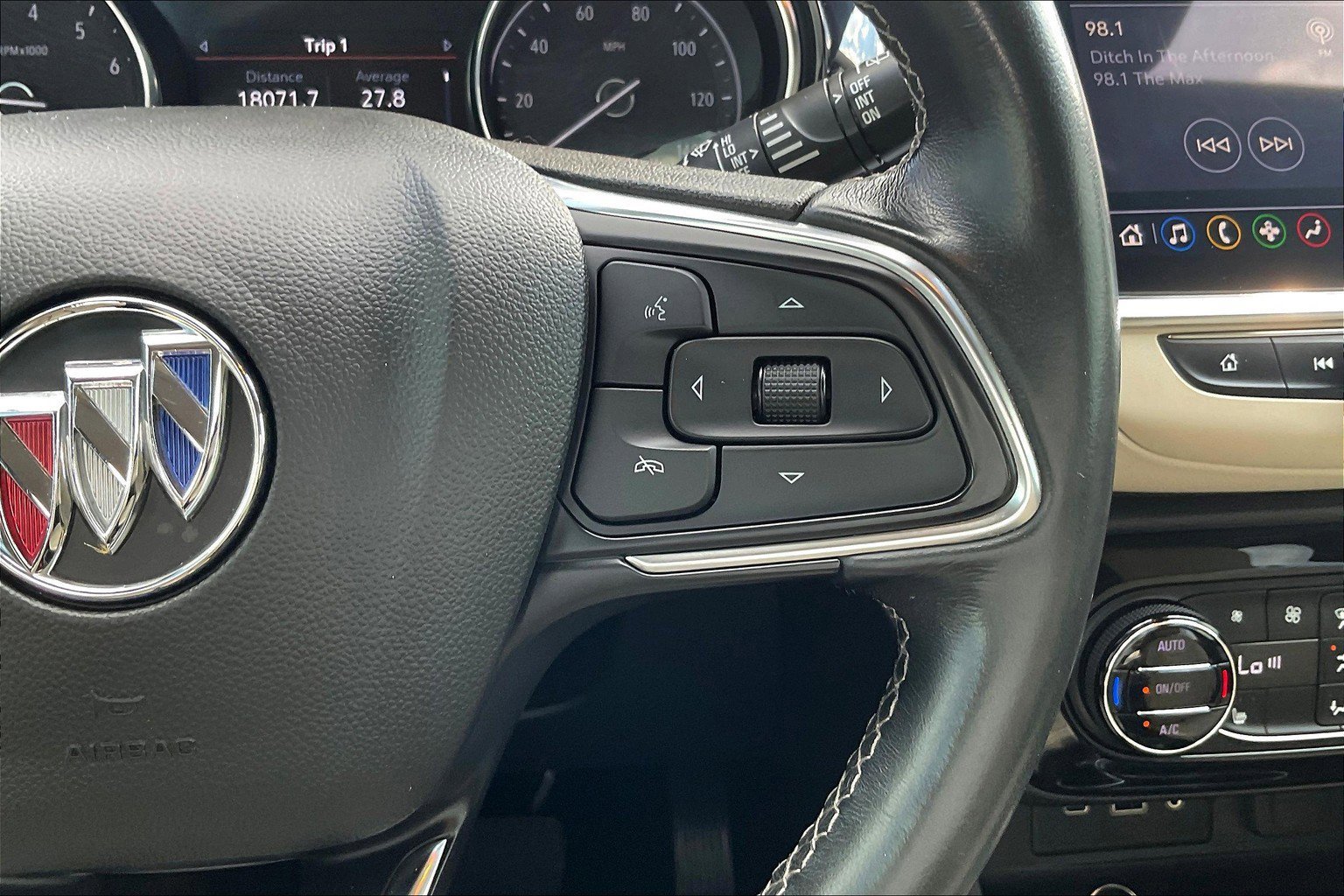 Used 2021 Buick Encore GX Select image 23