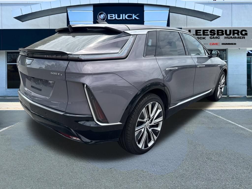 Used 2025 Cadillac Lyriq Luxury w/ LPO, Floor Liner Package AWD/4WD image 7