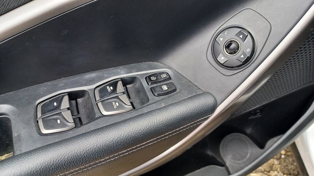 Used 2016 Hyundai Santa Fe Sport 2.0T image 5