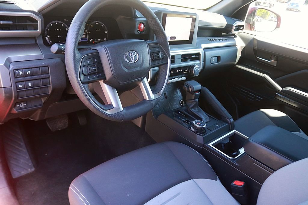 Used 2025 Toyota Tacoma TRD Off-Road AWD/4WD image 13