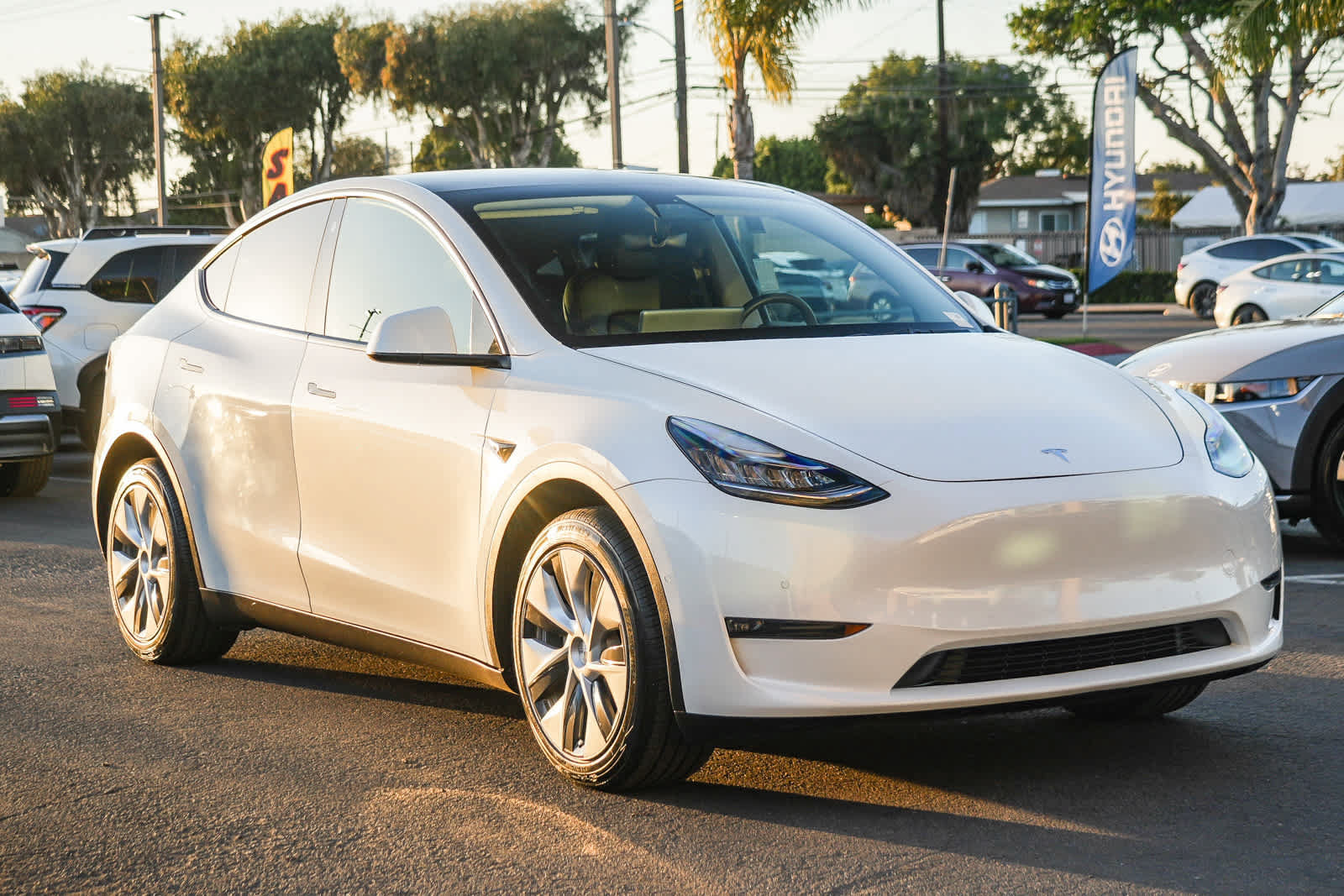 Used 2022 Tesla Model Y Long Range AWD/4WD image 5