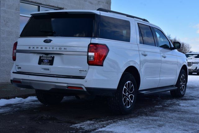 Used 2023 Ford Expedition Max XLT image 11