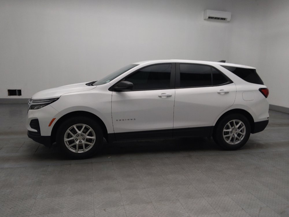 Used 2023 Chevrolet Equinox LS image 2