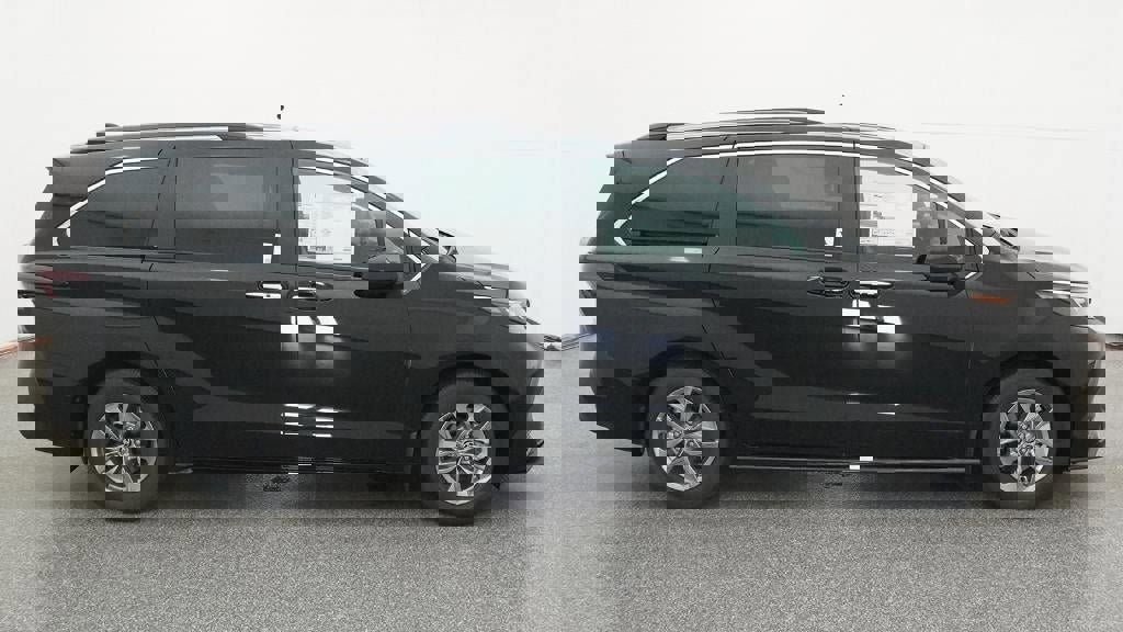 New 2026 Toyota Sienna XLE image 11