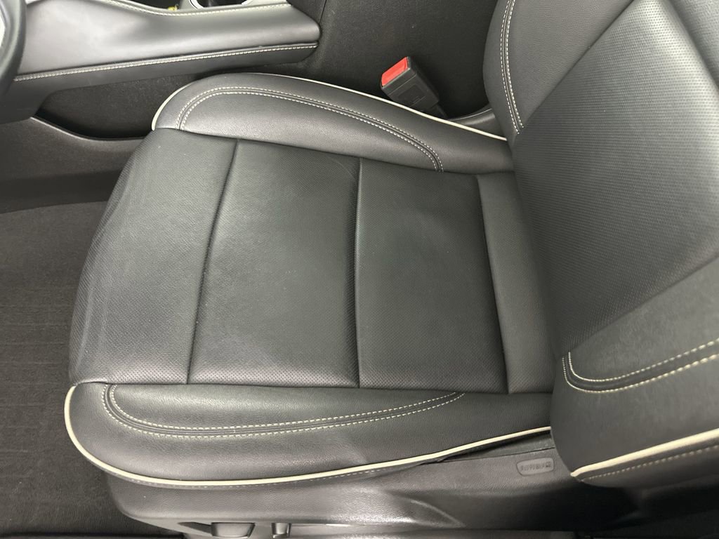 Used 2023 GMC Yukon SLT w/ SLT Premium Package image 24