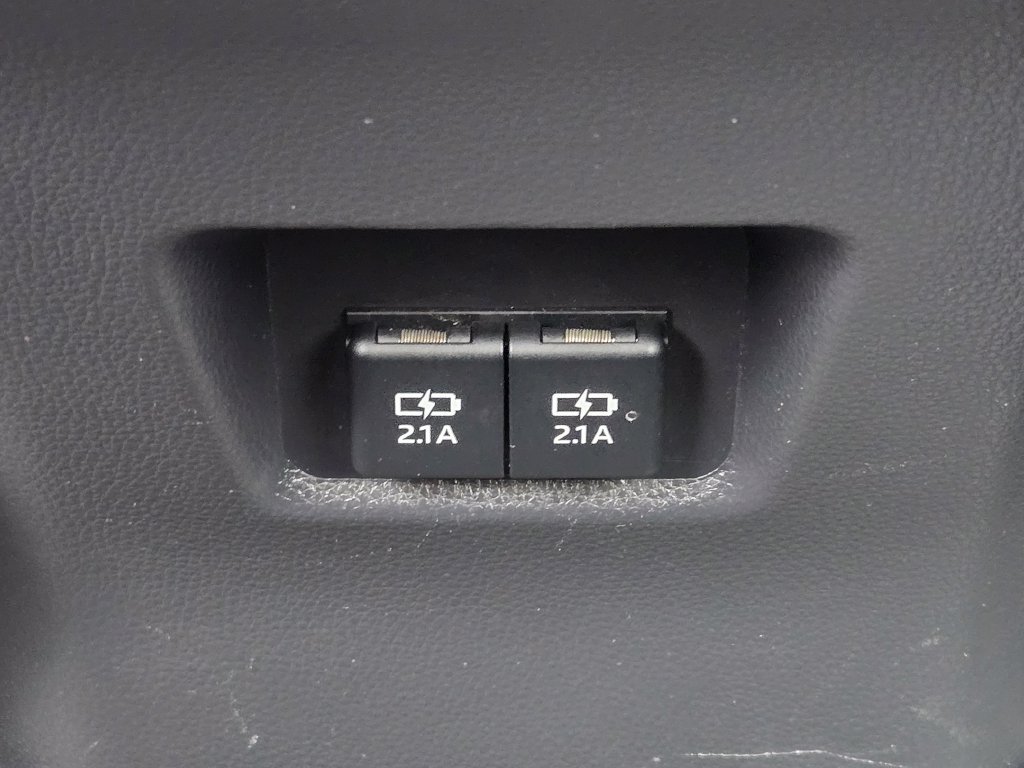 Used 2020 Toyota RAV4 Limited AWD/4WD image 28