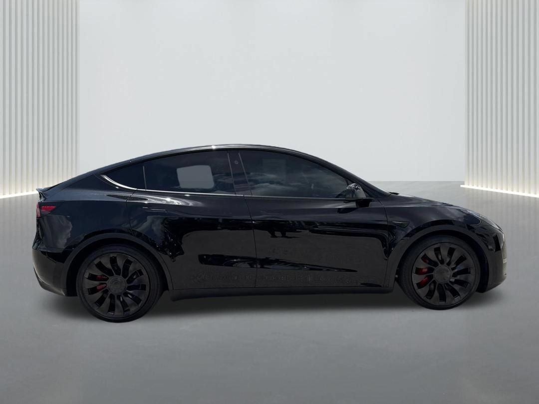 Used 2025 Tesla Model Y Performance AWD/4WD image 4
